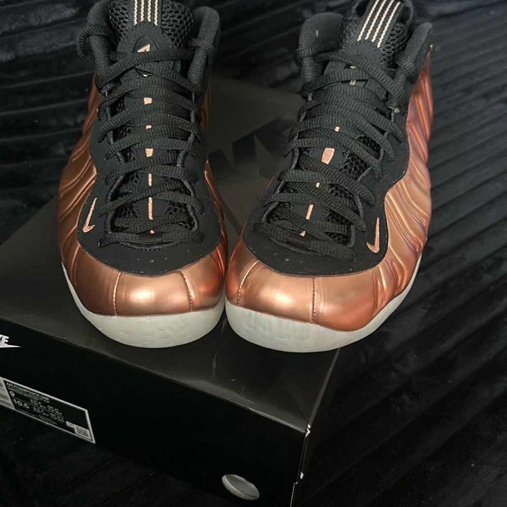 Nike Air Foamposite One Sneakers - size 9 - BRAND NEW